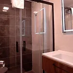Uk Hotel