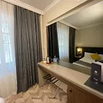 Hotel Uk 4*