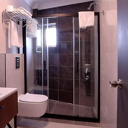 Hotel Uk 4*