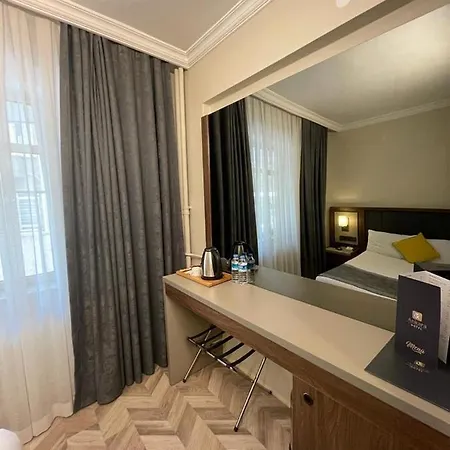 Hotel Uk 4*