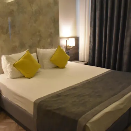 Hotel Uk 4*