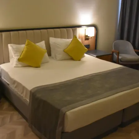Hotel Uk 4*
