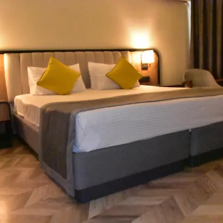 Uk Hotel 4*