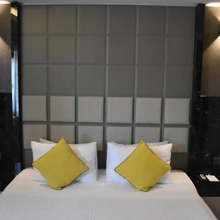 Hotel Uk 4*